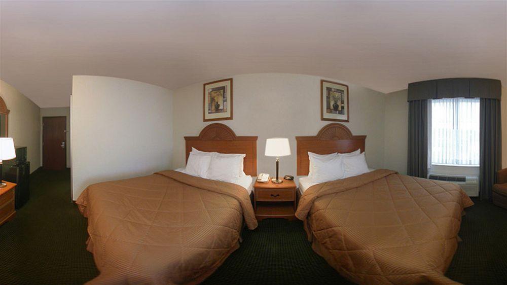 Quality Inn & Suites Franklin Exterior photo