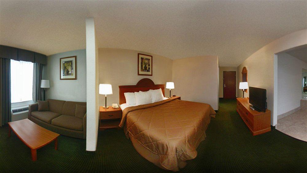Quality Inn & Suites Franklin Exterior photo